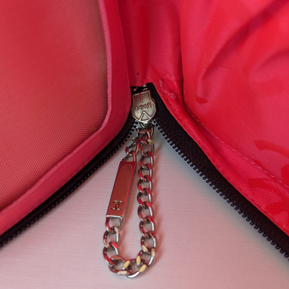 CHANEL Black and White Quilted Clutch - Picture 10 of 15